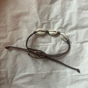 beachy shell bracelet